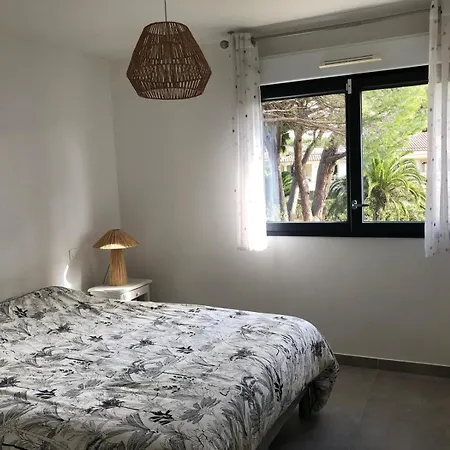 Apartamento Superbe Pour 4, Climatise, Piscine Et Garage