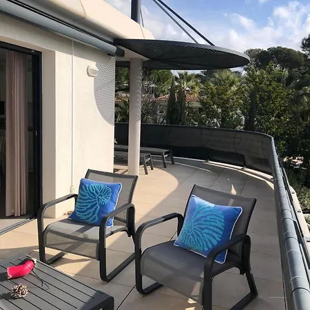 Apartamento Superbe Pour 4, Climatise, Piscine Et Garage